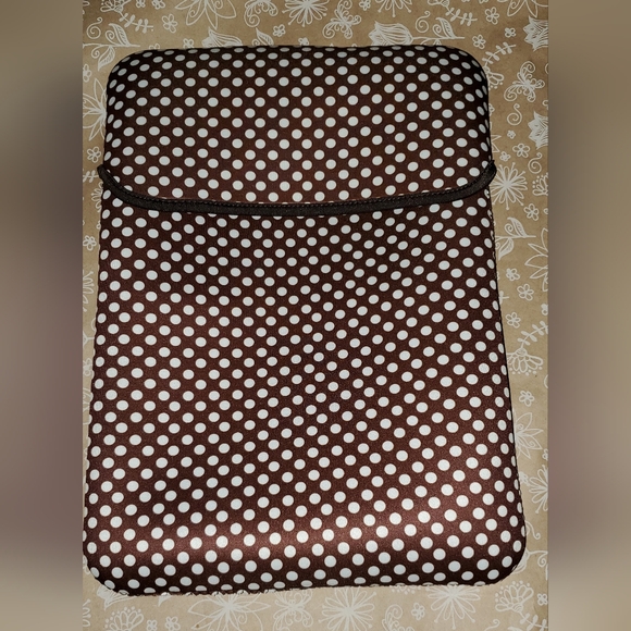 The MacBeth Collection Reversible Neoprene Laptop Case/Bag**16" X 12" - Picture 7 of 7